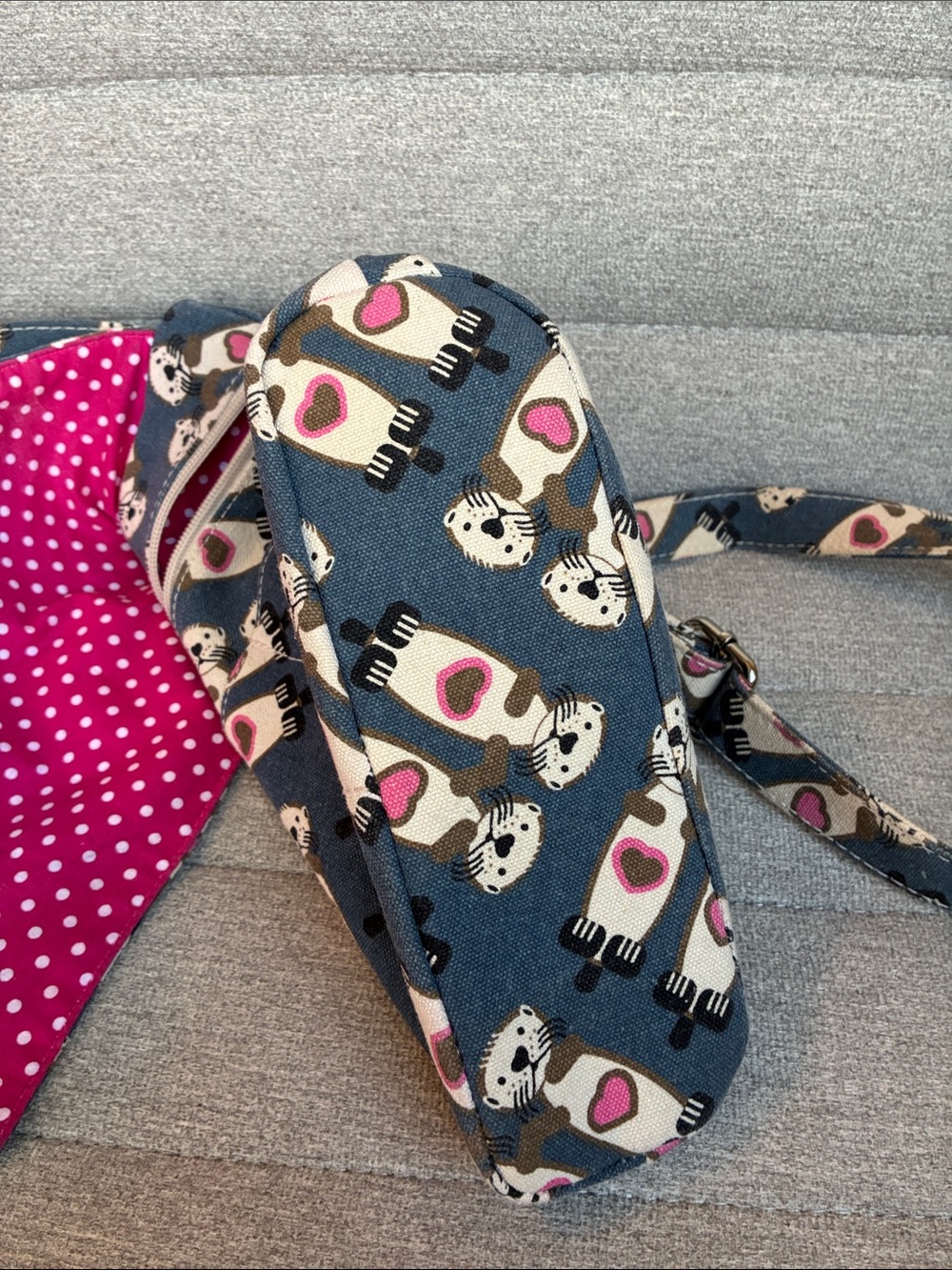 Bungalow 360 Small Messenger Bag Otter - Picture 9 of 16